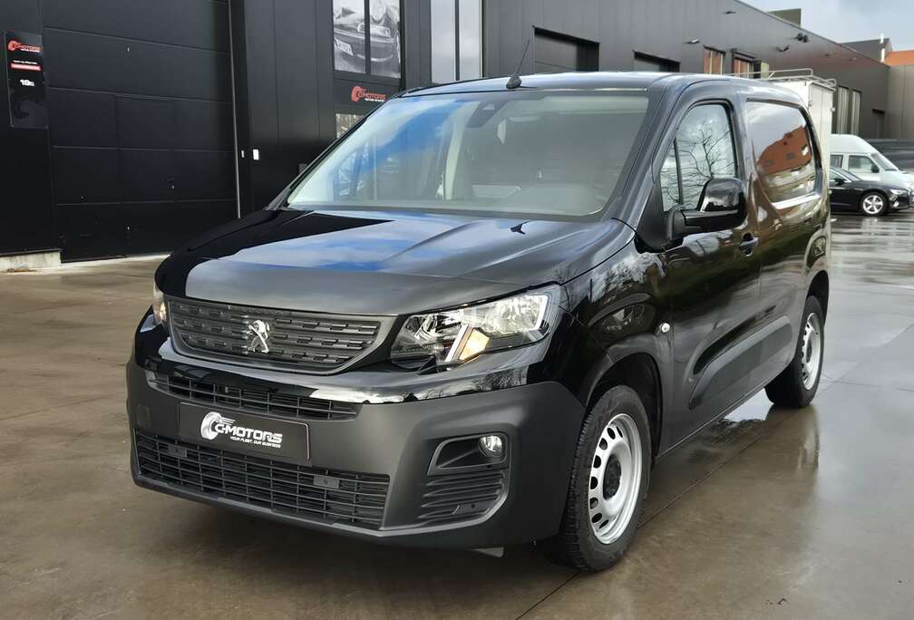 Peugeot 1.5 BlueHDi 100 MAN6 3pl /Camera/Carplay/GPS