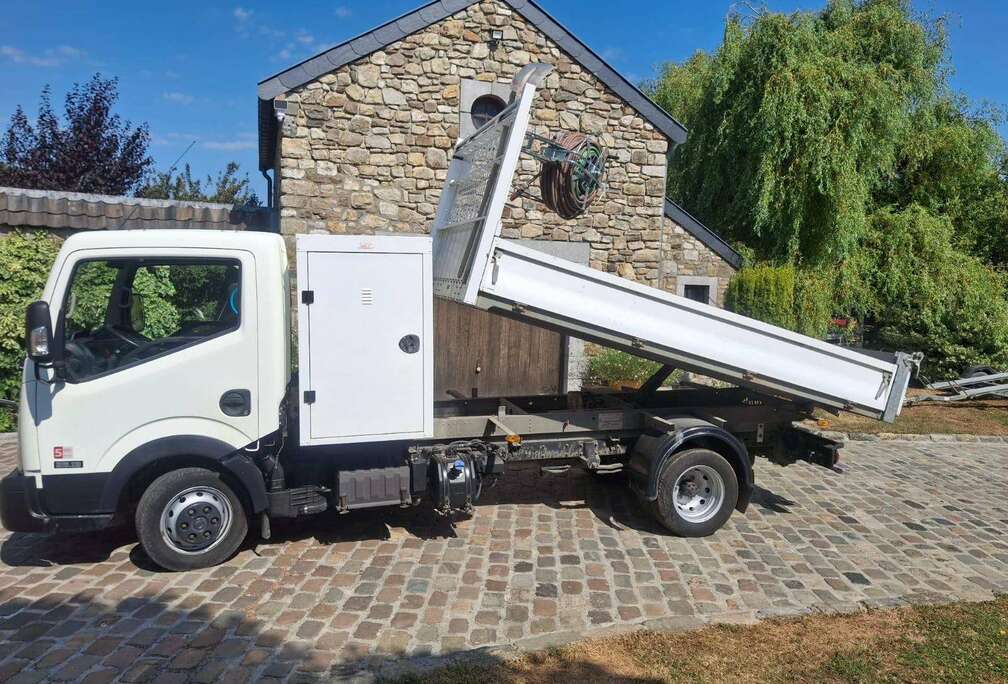 Nissan 3.0 dCi Comfort Tipper toolbox (EU6)