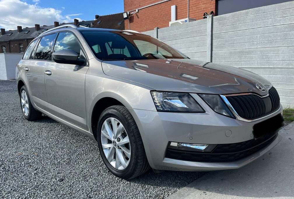 Skoda SW 1.6 TDi*CARPLAY*euro6*navi*clim*IMPECCABLE