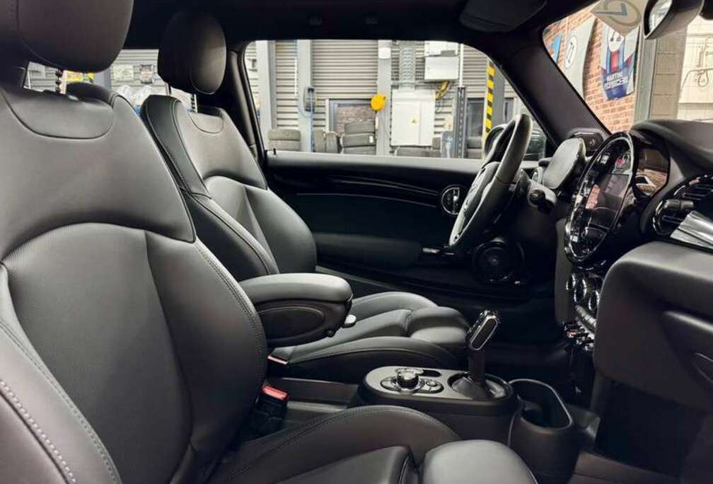 MINI Cooper 2.0 231cv Auto JOHN COOPER WORKS