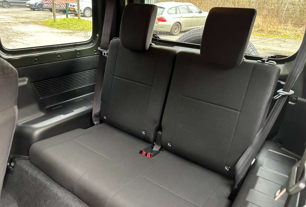 Suzuki Jimny 1.5i 4x4 GL