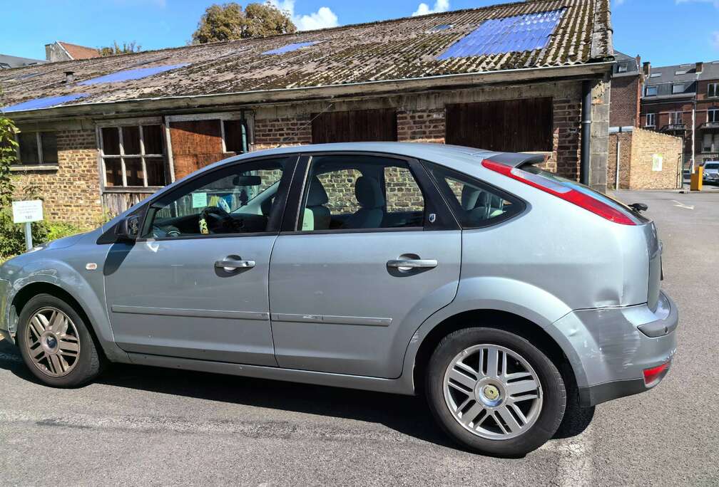 Ford 1.6 16V Aut. Trend
