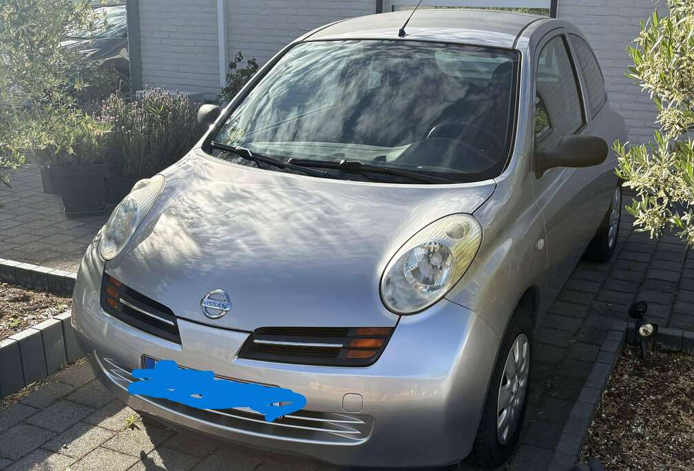 Nissan 1.0i 16v Visia A/C