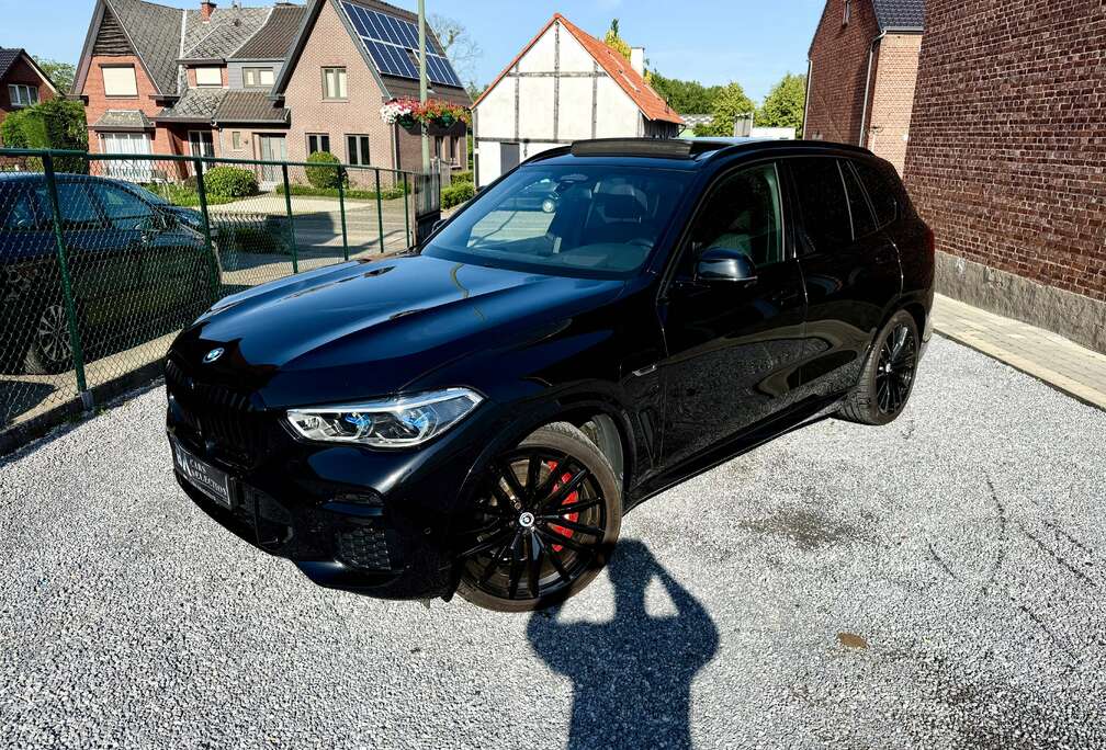 BMW 3.0 xDrive45e M  FULL  Massage  Kristal  360  Sky