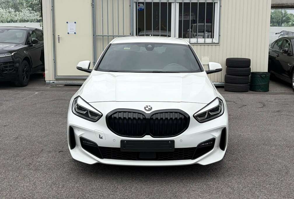 BMW 118 D FULL PACK M // JANTES M // CARPLAY // PALETTES // CAMÉRA