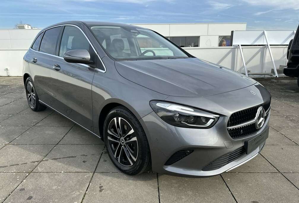 Mercedes-Benz B 180 Progressive dode hoek trekhaak PDC verw zet.