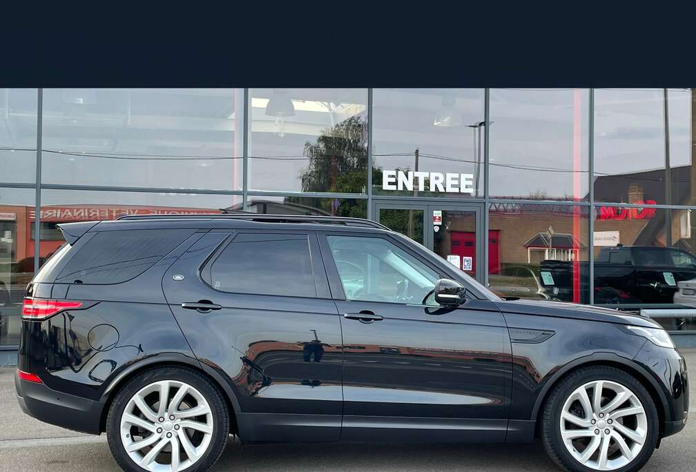 Land Rover Discovery SD V6 first edition