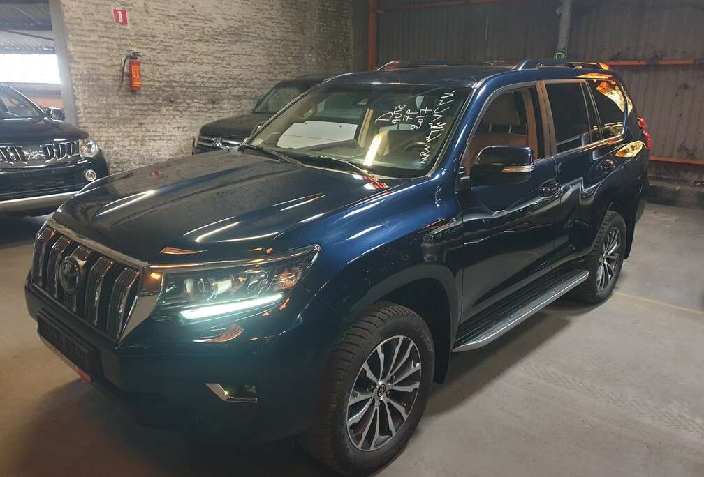 Toyota Land Cruiser 2.8 D-4D Premium 7 pls