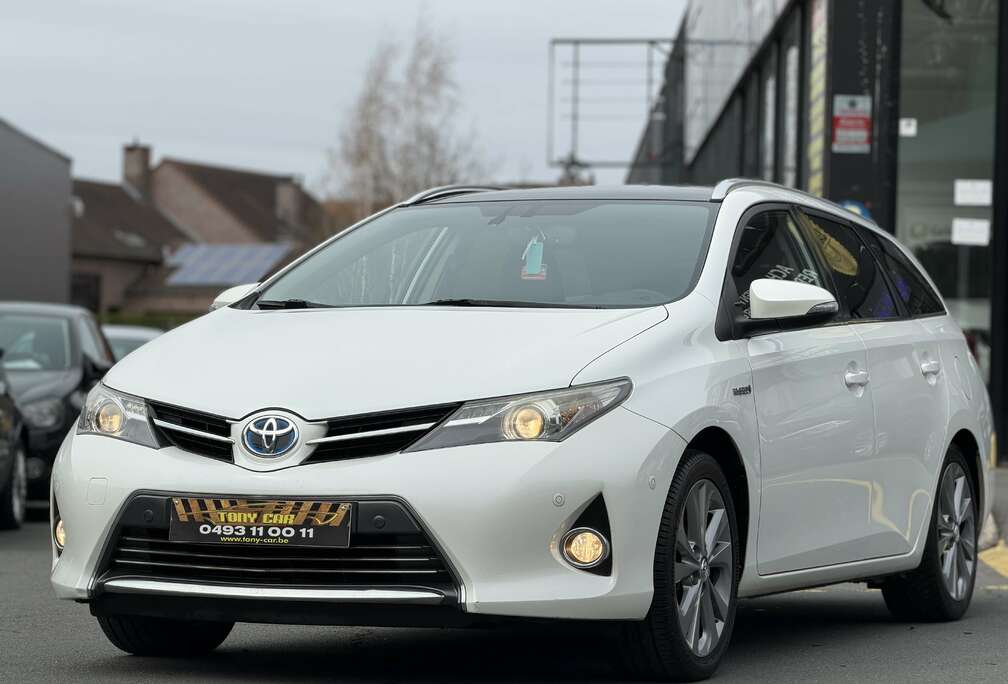 Toyota SWHEV1.8i hybrid*NAVI*CAMERA*PANO*GARANTIE