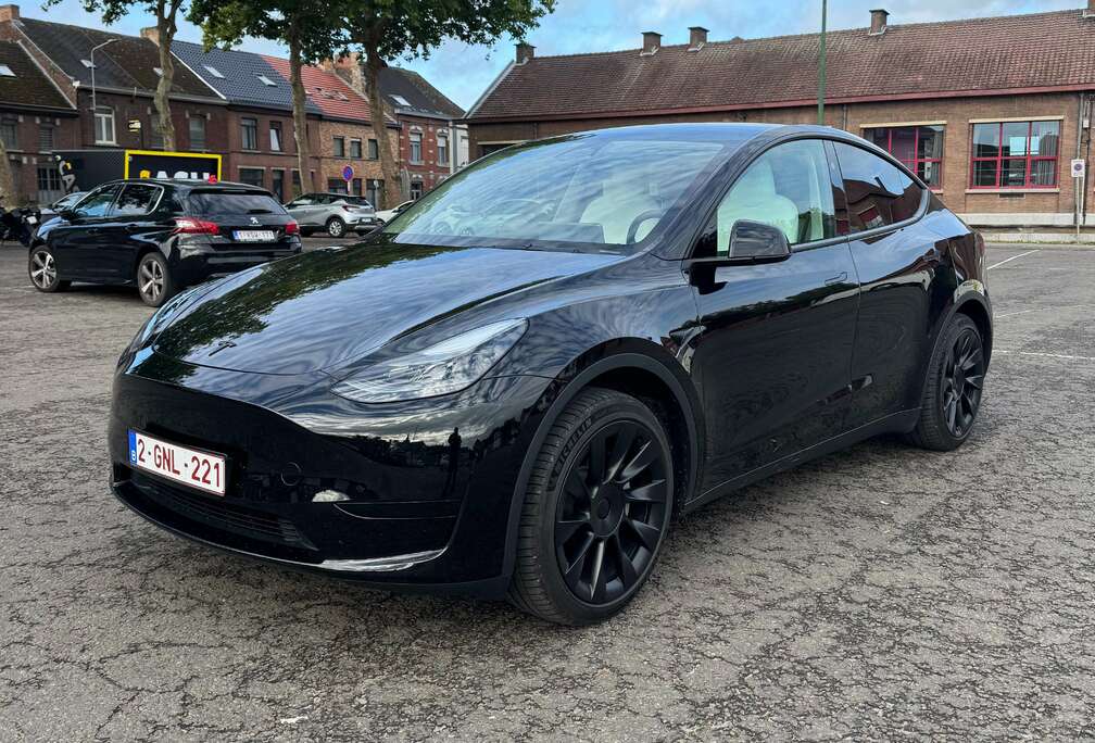 Tesla Model Y 72.5 kWh Dual Motor Long Range (324 kW)