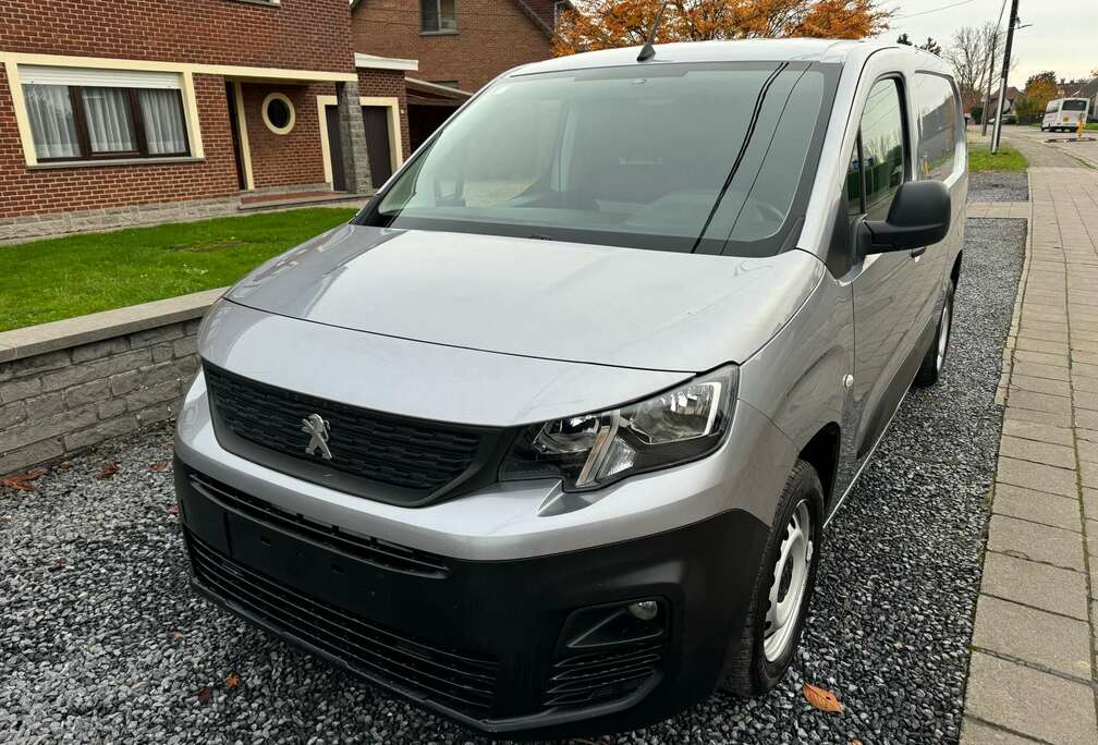 Peugeot 3 PLACE /TVA/CLIM/LONG CHSSIS /GARANTIE 1 AN