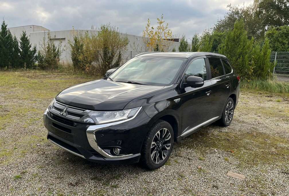 Mitsubishi Outlander 2.0 4WD Plug-In Hybrid Plus