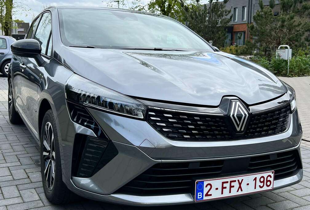 Renault Techno E-Tech full hybrid