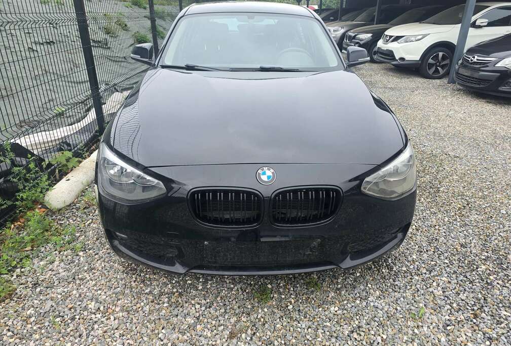 BMW 116 d ***CHAINE CASSER ***