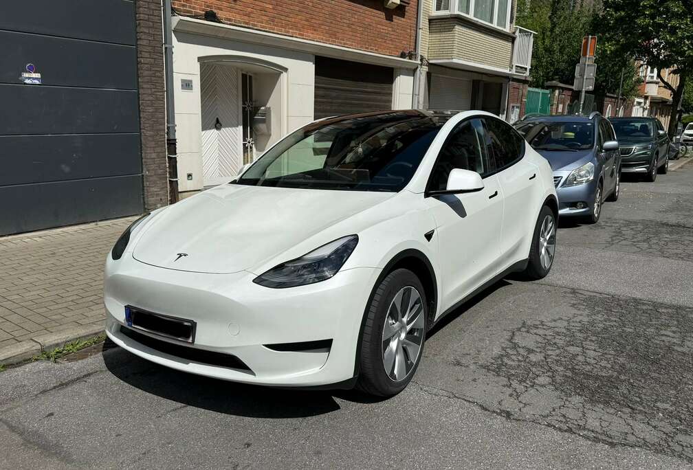 Tesla Model Y 52 kWh Standard Range RWD