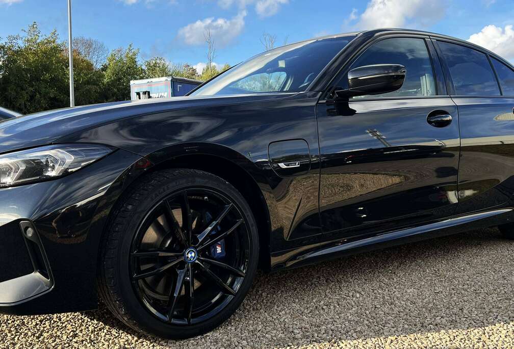 BMW e Hybrid 204 PK M Sport Pack Pro*Edelhoutuitv*Acc*Lane Assist*Dodehoeksensor*Haman Kardon*Pdc/camera*Navi