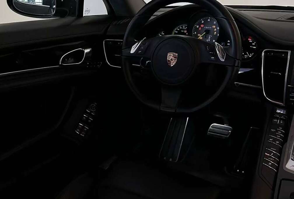 Porsche S E-Hybrid