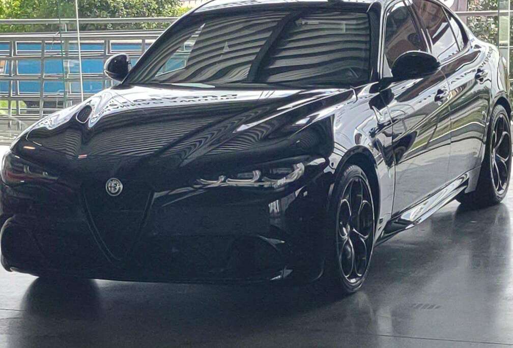 Alfa Romeo Giulia 2.9 V6 Bi-Turbo AT8 Quadrifoglio