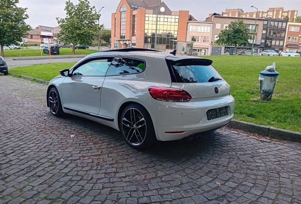 Volkswagen 2.0 CR TDi Shadow Edition DPF