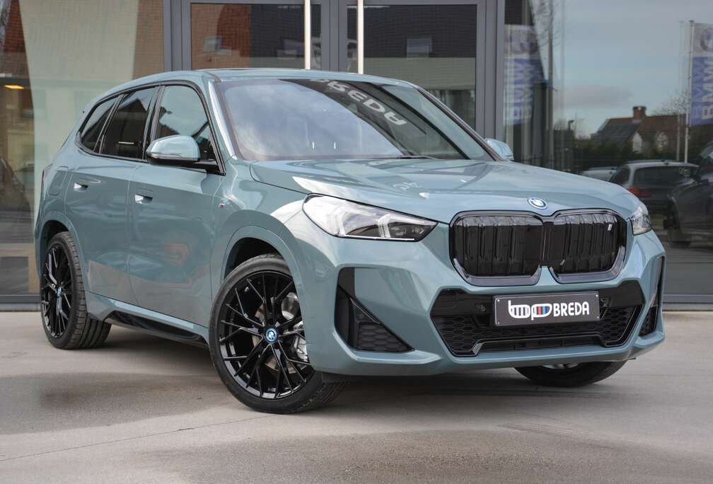 BMW xDrive30 M-Sport/Pano/Cam/Keyless/20\