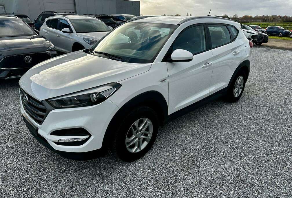 Hyundai Tucson blue 1.6 GDi 2WD BENZINE - ESSENCE