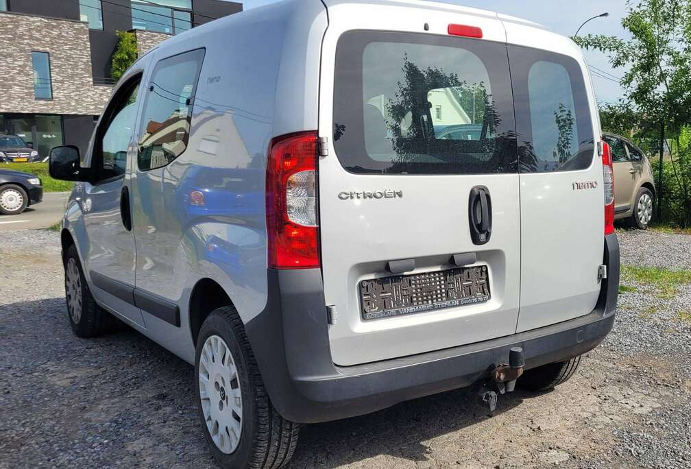 Citroen 1.4i AL GEKEURD ROOS FORM TREKHAAK 12-2011