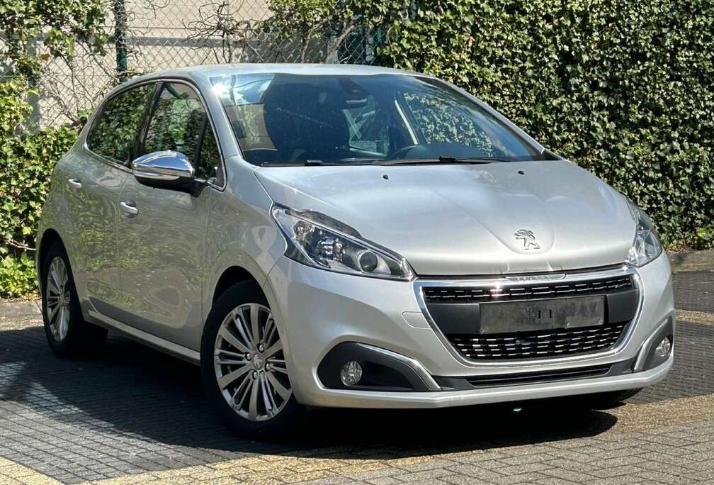 Peugeot 1.2 benzine Navi - Euro 6b - Facelift - Carnet