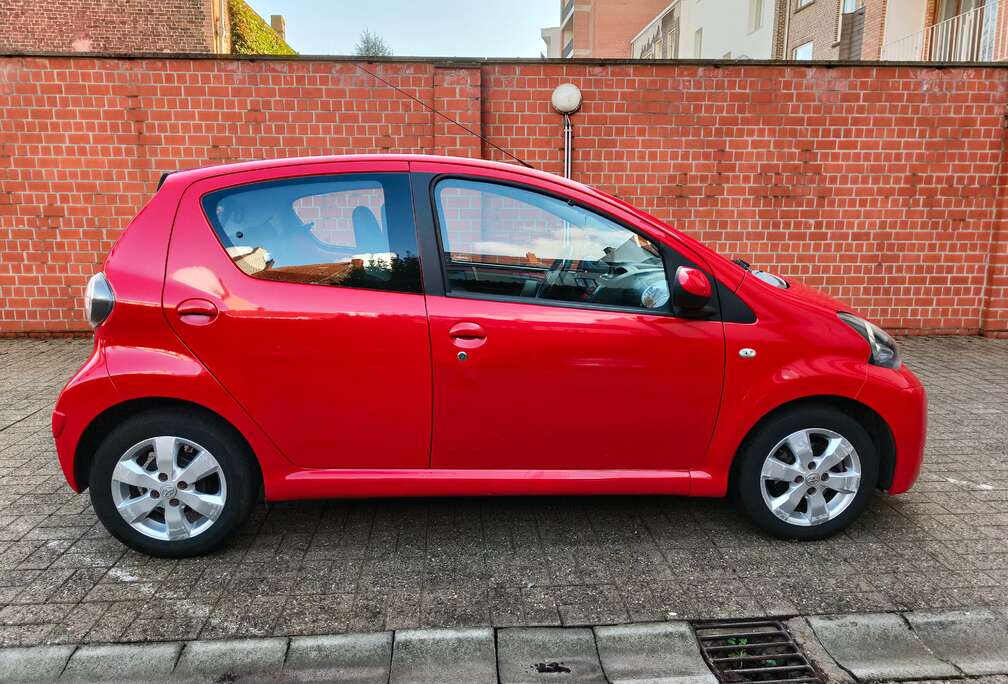 Toyota Aygo 1.0i Color Edition