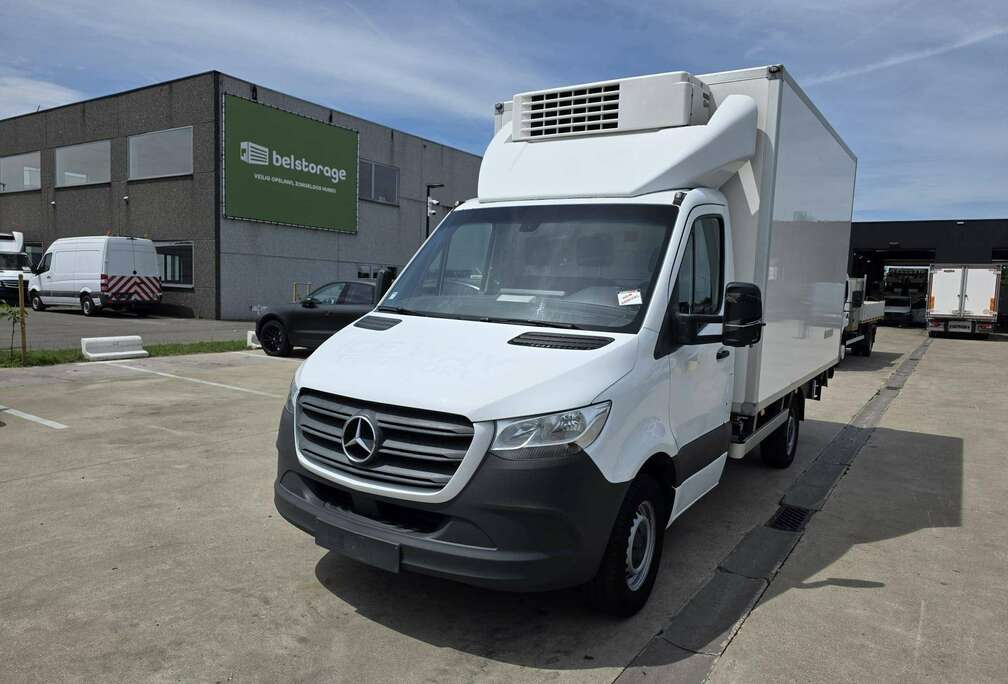 Mercedes-Benz 316 (Stock ID 07954)