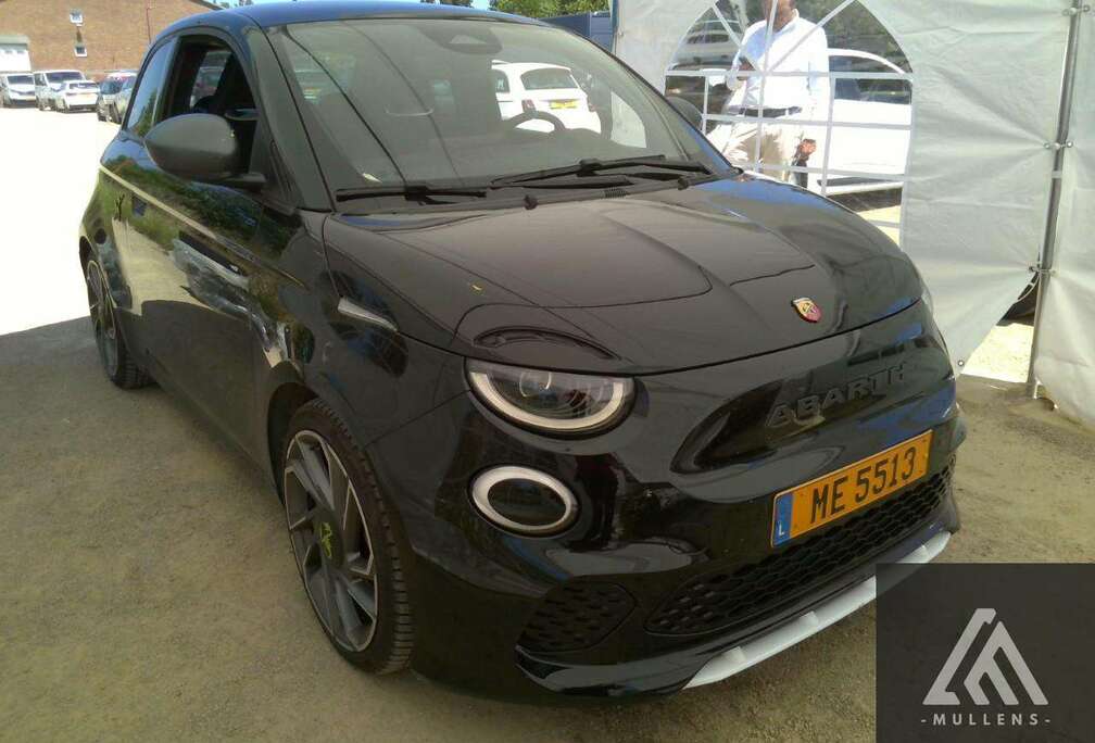 Abarth 42-kWh 114kw De eerste elektrische schorpioen  slechts 1949 stuks wereldwijd gemaakt