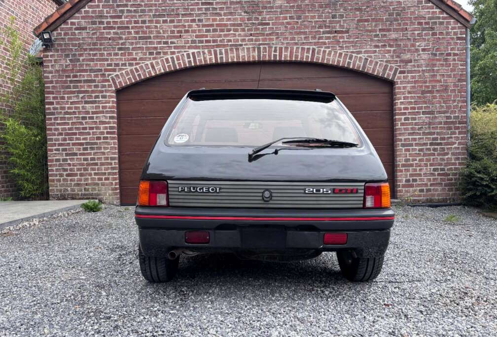 Peugeot 205 GTI 1.6 115cv