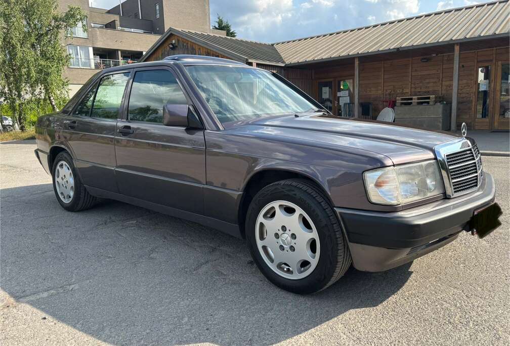 Mercedes-Benz E 2.3 Sportline