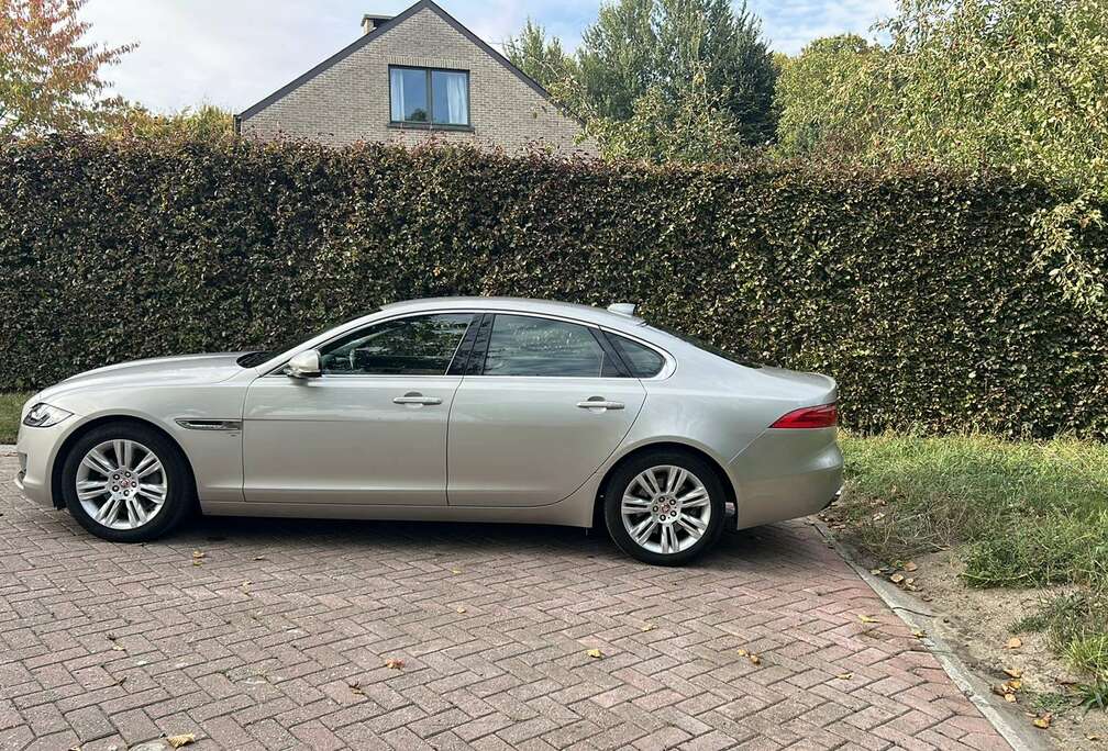 Jaguar 2.0 T Portfolio PNEUS ETE ET HIVER NEUFS