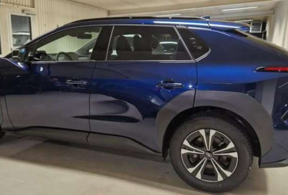 Subaru Solterra 71.4 kWh AWD