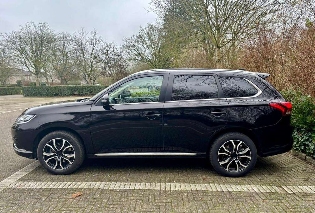 Mitsubishi Outlander 2.4 4WD Plug-In Hybrid