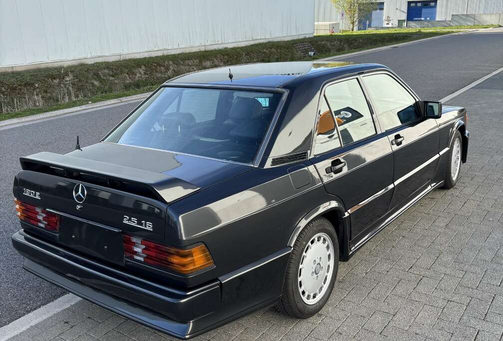 Mercedes-Benz E 2.5-16