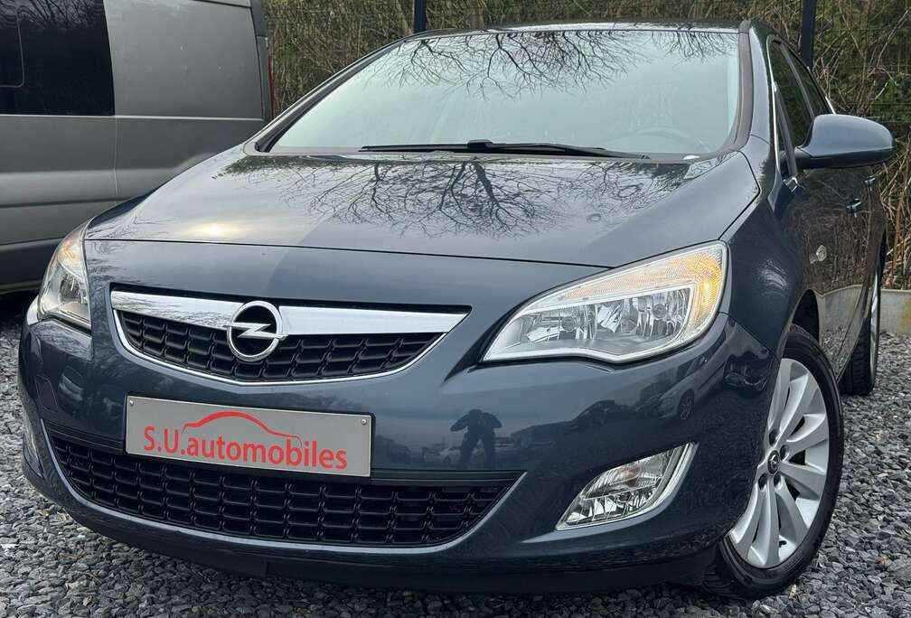 Opel 1.4i Cosmo 80.000km/Navi/Pdc/Clim/Jantes/Gar12M
