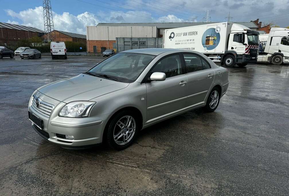 Toyota 1.8i AIRCO DIGITAL JANTE ALUMINIUM ÉTAT NICKEL