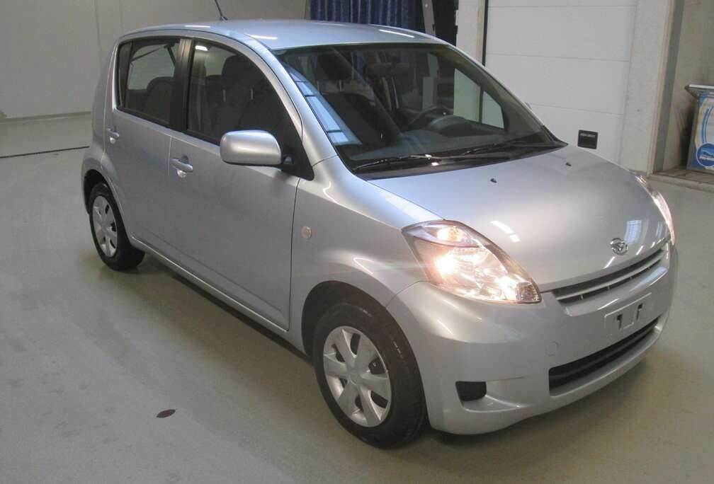 Daihatsu 1.0i 12v Top