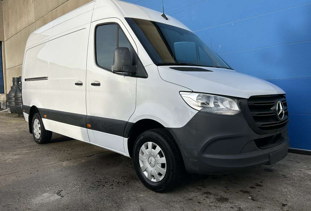 Mercedes-Benz 317-Automaat-Trekhaak3,5 Ton Sleep (€33.050 ex)