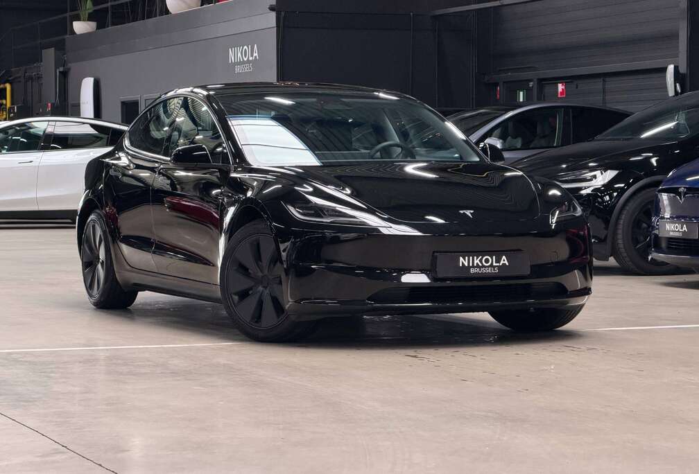 Tesla HIGHLAND PREMIUM - FULL BLACK - RWD - TOW HOOK -AUTOPILOT - HARDWEAR 4 - FSD READY