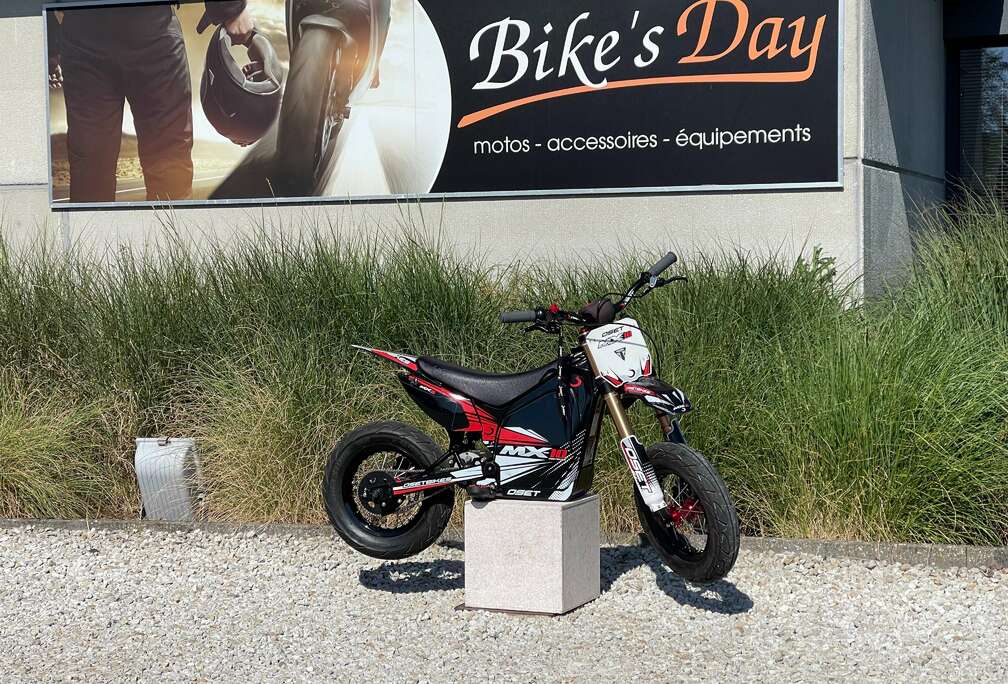Triumph Oset MX-10