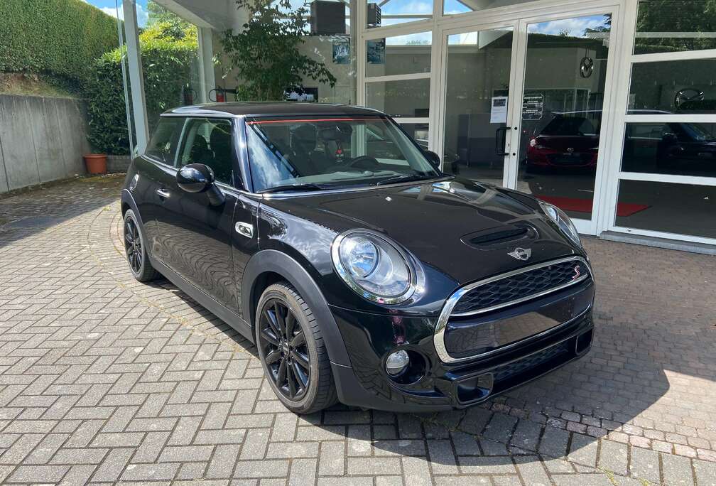 MINI 2.0 NOIR UNIQUE / TOIT PANORAMIQUE / ETAT NEUF
