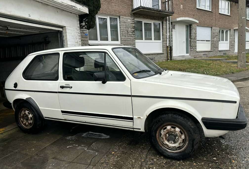 Volkswagen Golf 1 Année 1983 Roule Correctement