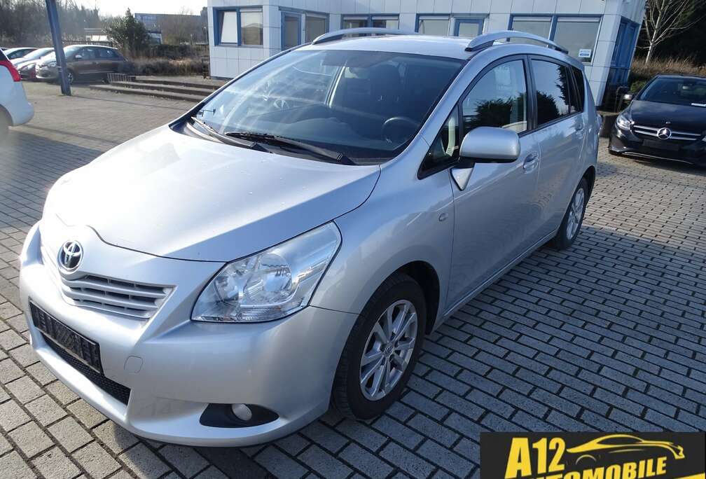 Toyota 2.0 D-4D  Executive  5pl  Airco  Navi  Camera