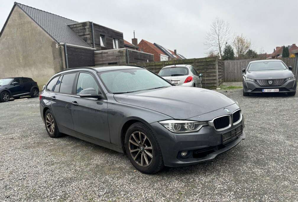 BMW 318i Touring Aut. Sport Line