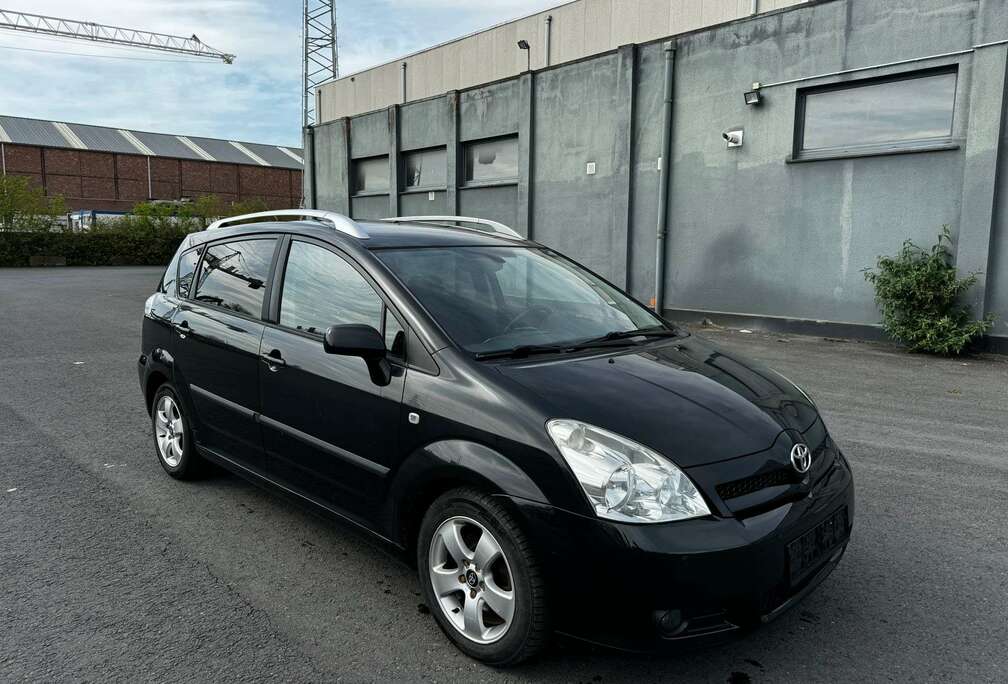 Toyota 2.2 D4D 6 vitesses airco digital jante aluminium Sol