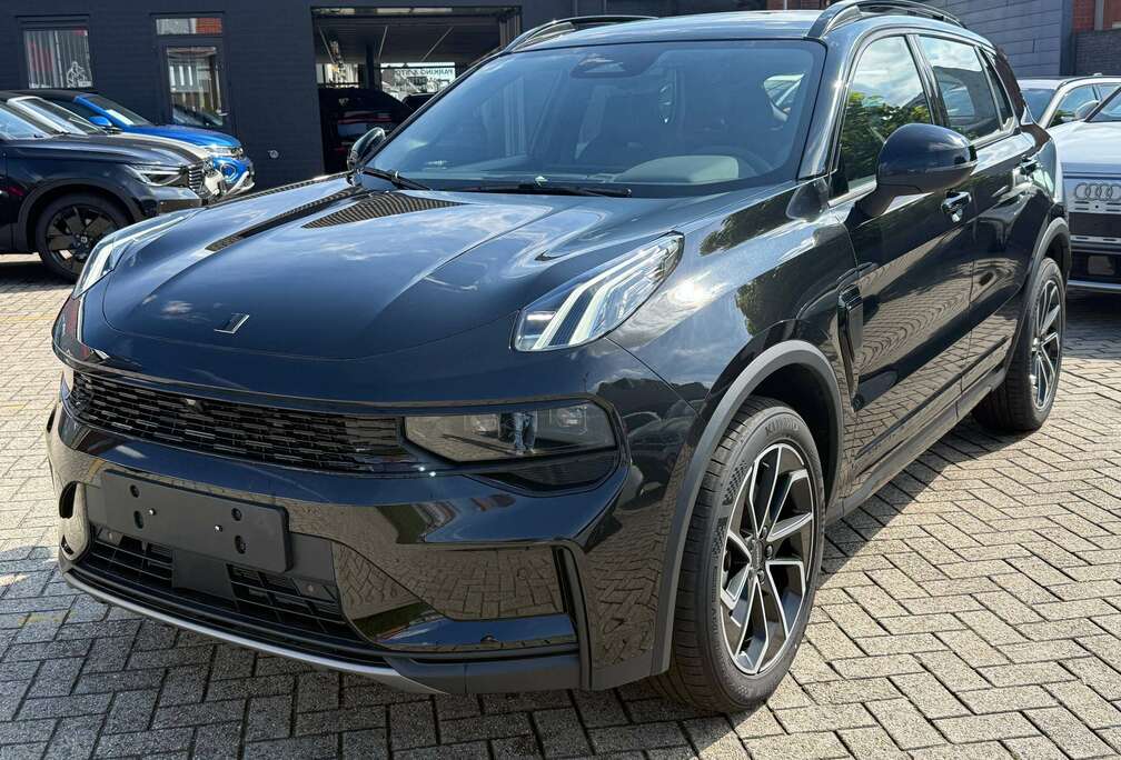 01 PHEV 1.5 Turbo Core (206 kW) Core