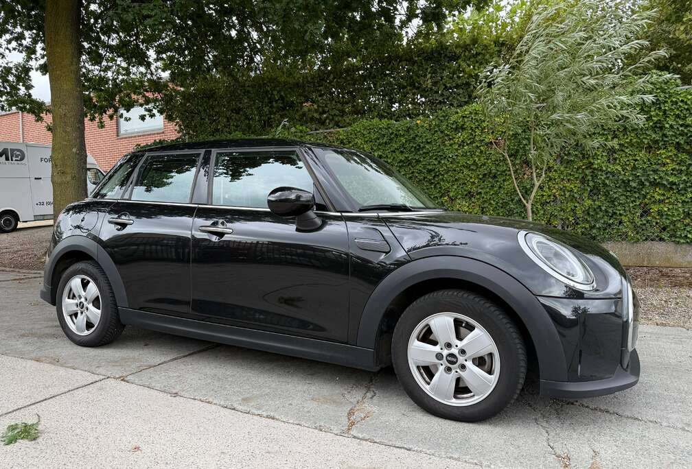 MINI Mini 1.5A Cooper automaat ,5 deurs als nieuw.
