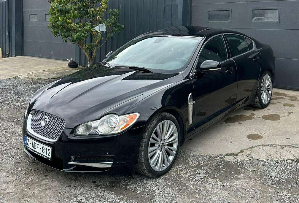 Jaguar XF 3.0 Turbo V6 Premium Luxury DPF